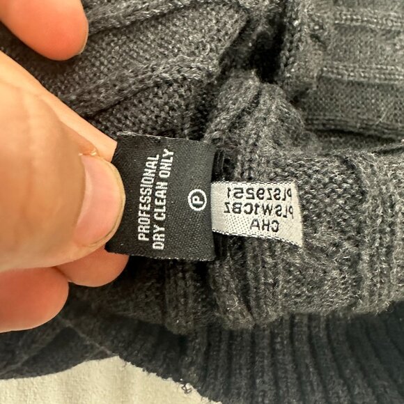 Ellen Tracy Gray Cable Knit Sweater Dress With Buckle Detail Size Medium - Picture 7 of 9